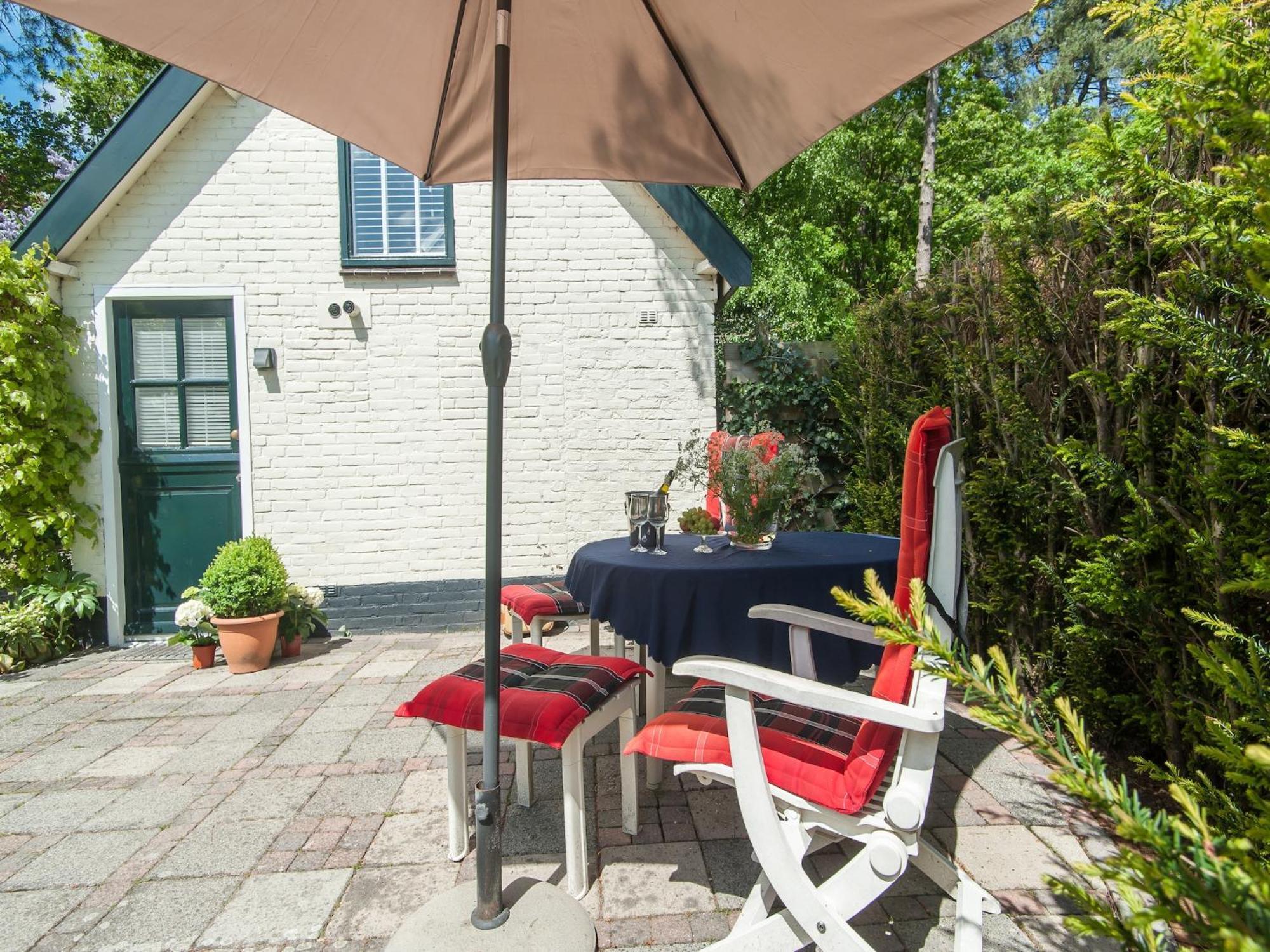 Pleasing Holiday Home In Schoorl With Patio Екстер'єр фото