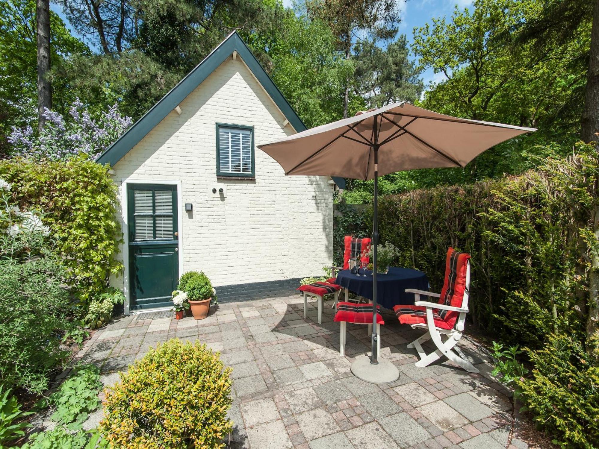 Pleasing Holiday Home In Schoorl With Patio Екстер'єр фото