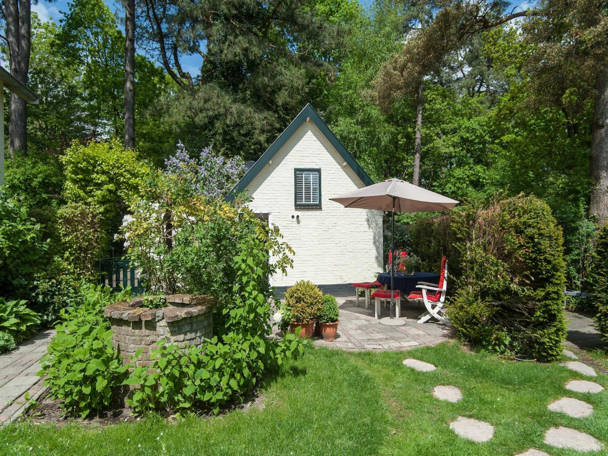 Pleasing Holiday Home In Schoorl With Patio Екстер'єр фото